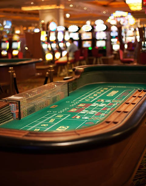 slot128 platform interface showing live-dealer tables and slot games